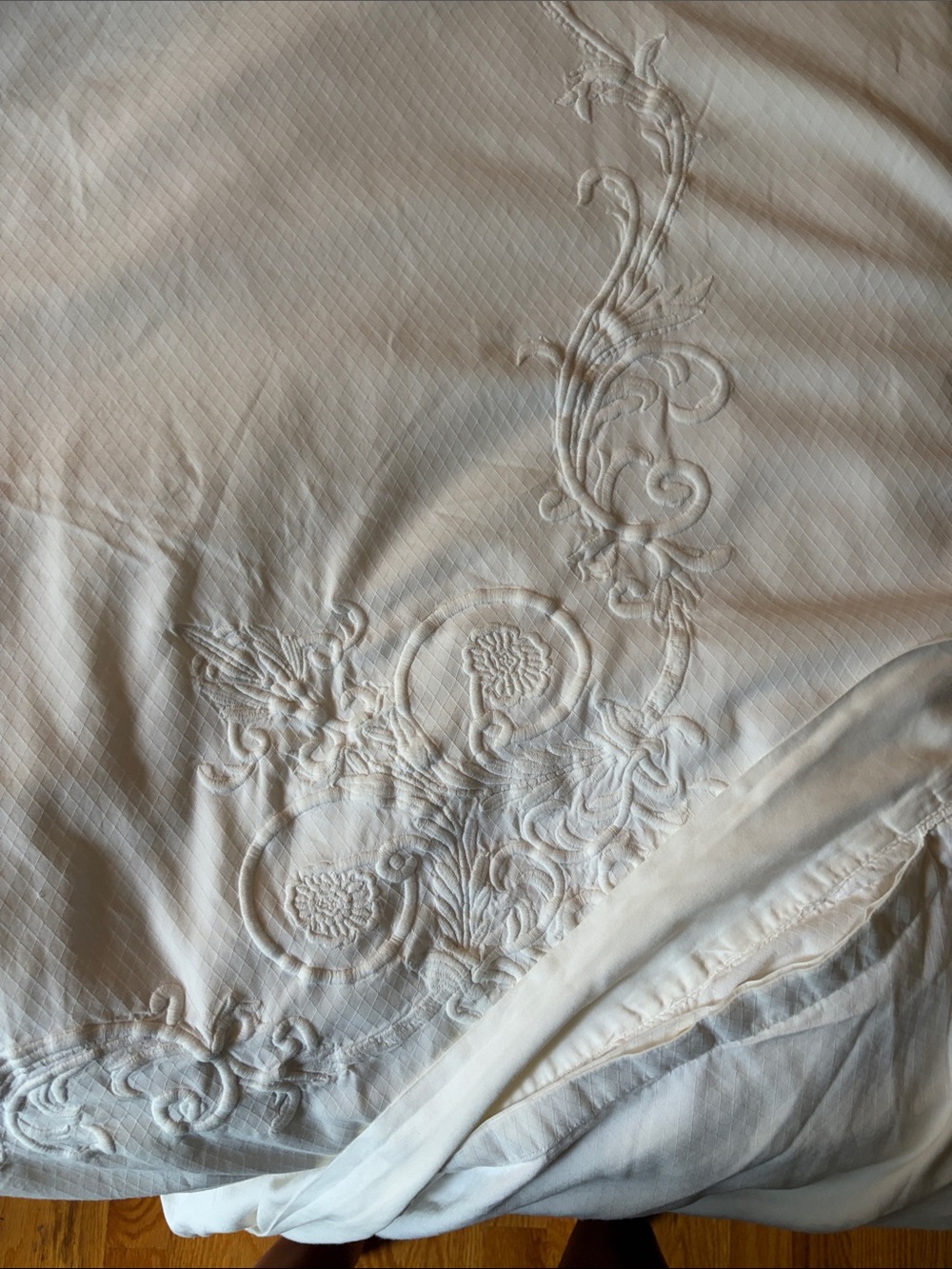 Ralph Lauren Cream Elegant Embroidered COTTON cover with Scroll Floral Motif.
